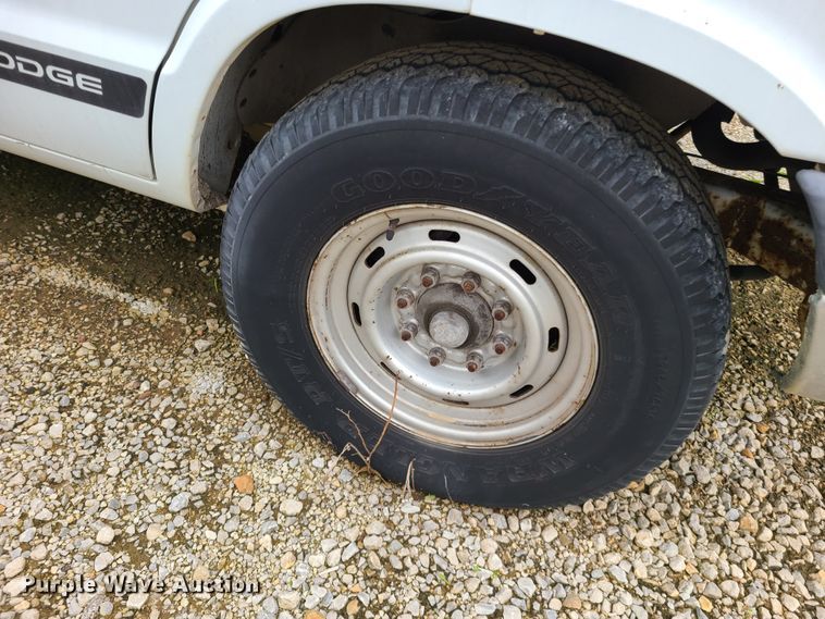 image for item DN5577 1999 Dodge Ram B3500  van