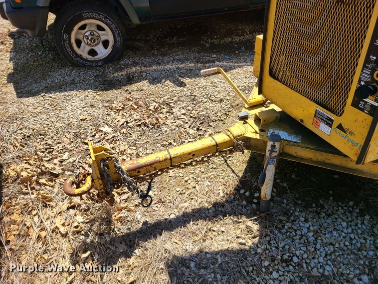 image for item DN5597 1999 Vermeer BC935  wood chipper