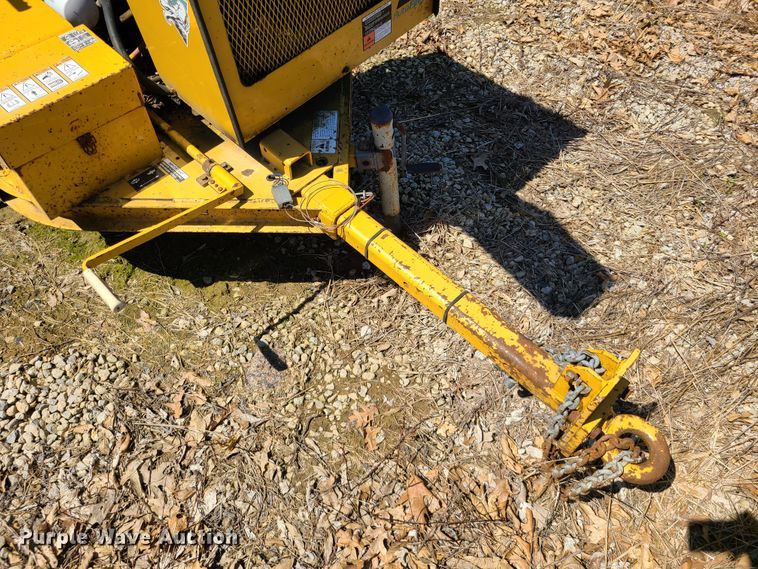 image for item DN5597 1999 Vermeer BC935  wood chipper