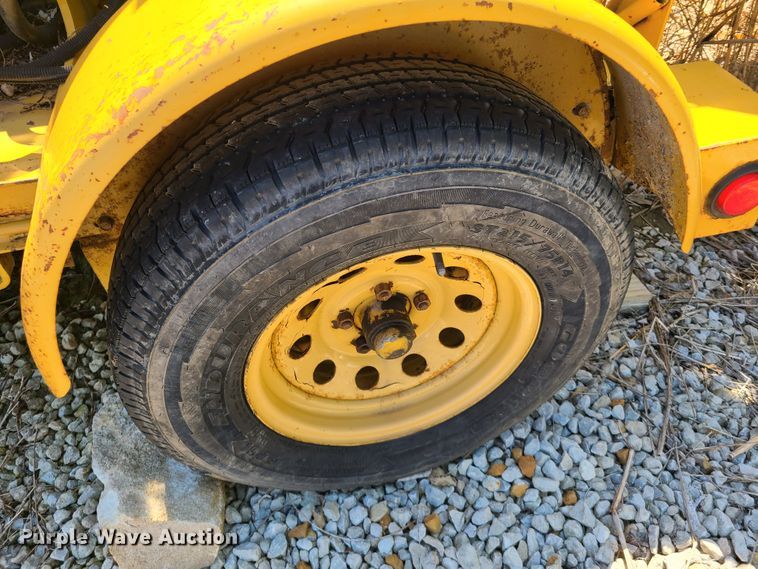 image for item DN5597 1999 Vermeer BC935  wood chipper