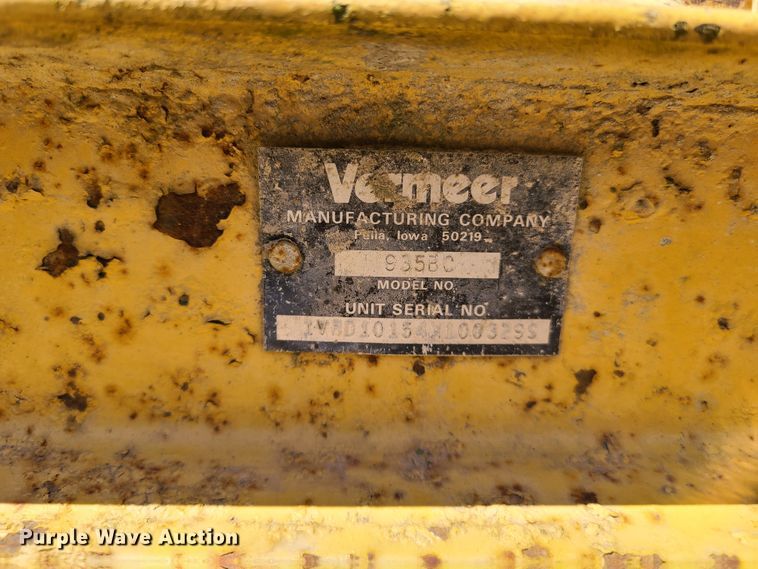 image for item DN5597 1999 Vermeer BC935  wood chipper