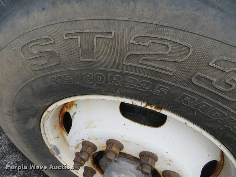 image for item DN5837 2004 International 7400  dump truck