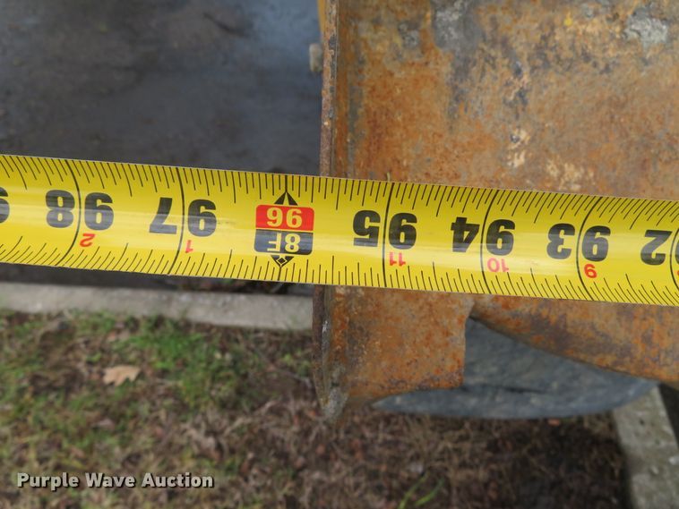 image for item DN5837 2004 International 7400  dump truck