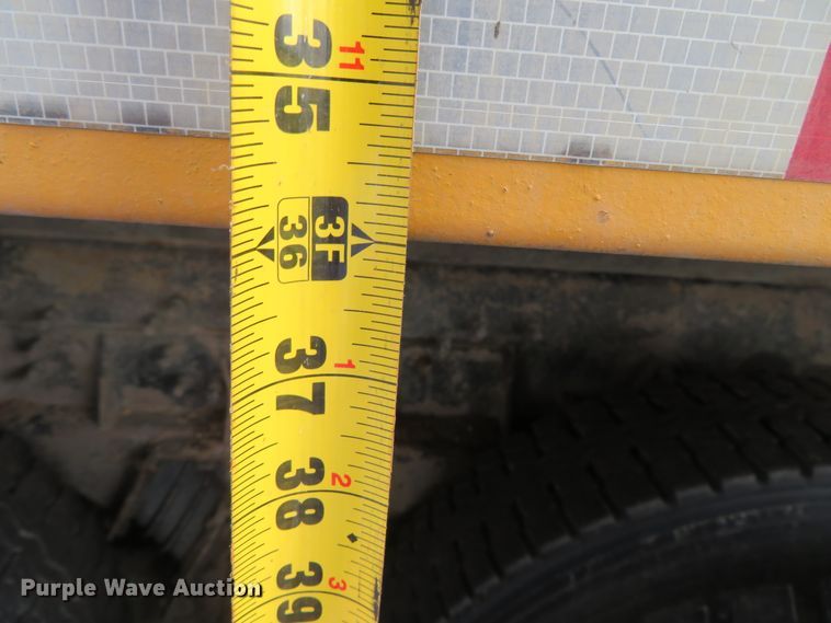 image for item DN5837 2004 International 7400  dump truck