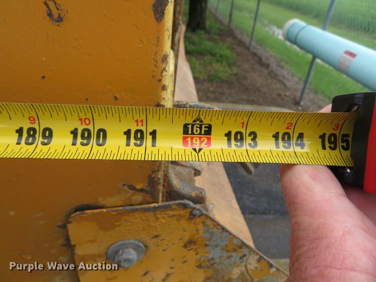 image for item DN5837 2004 International 7400  dump truck