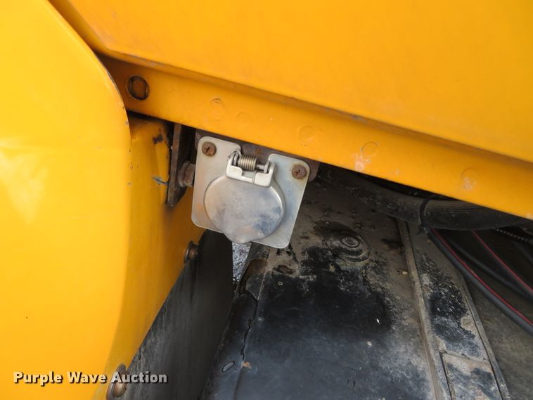 image for item DN5837 2004 International 7400  dump truck