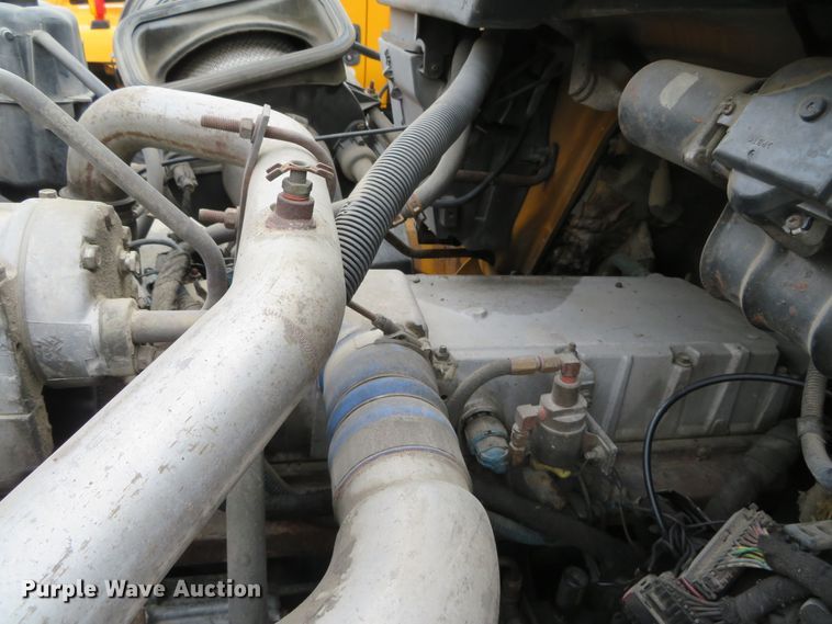 image for item DN5837 2004 International 7400  dump truck