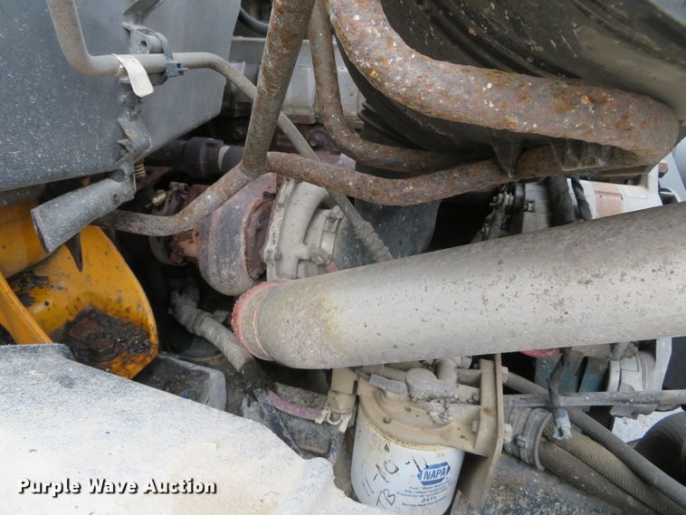 image for item DN5837 2004 International 7400  dump truck