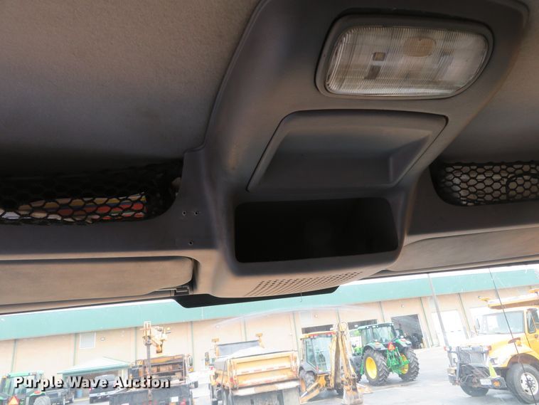 image for item DN5837 2004 International 7400  dump truck