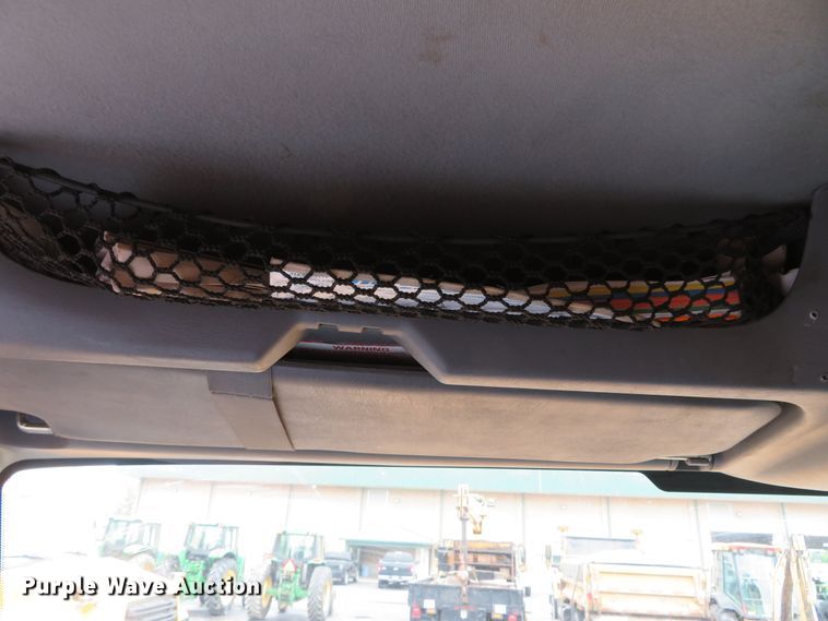 image for item DN5837 2004 International 7400  dump truck