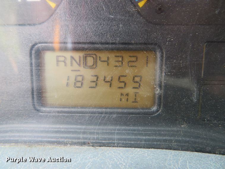 image for item DN5837 2004 International 7400  dump truck