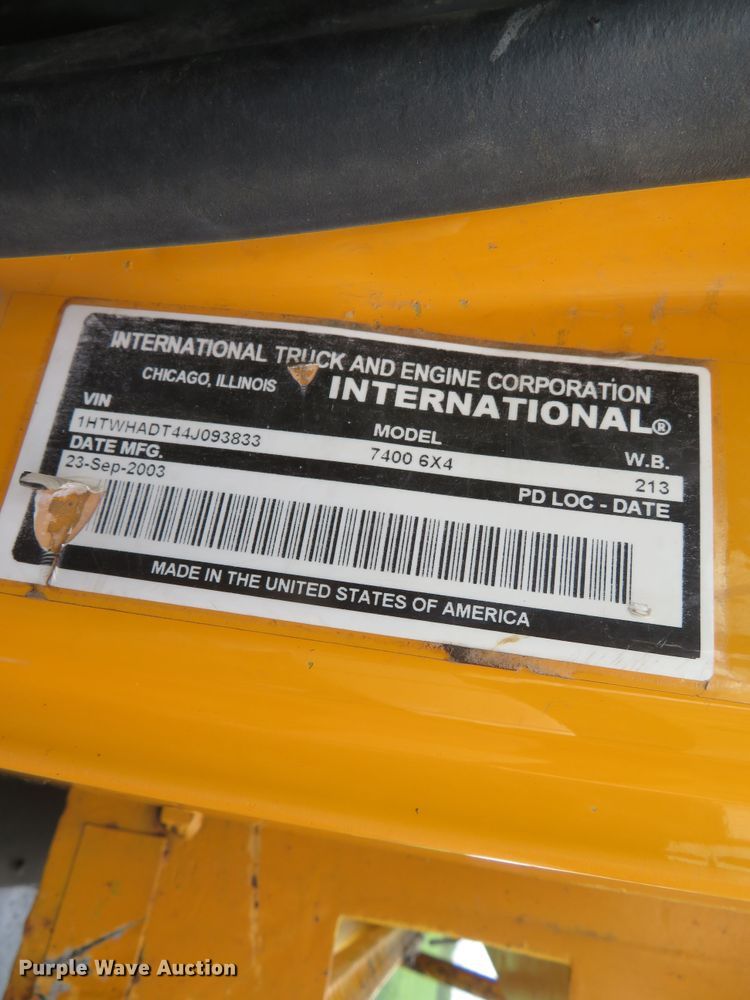 image for item DN5837 2004 International 7400  dump truck