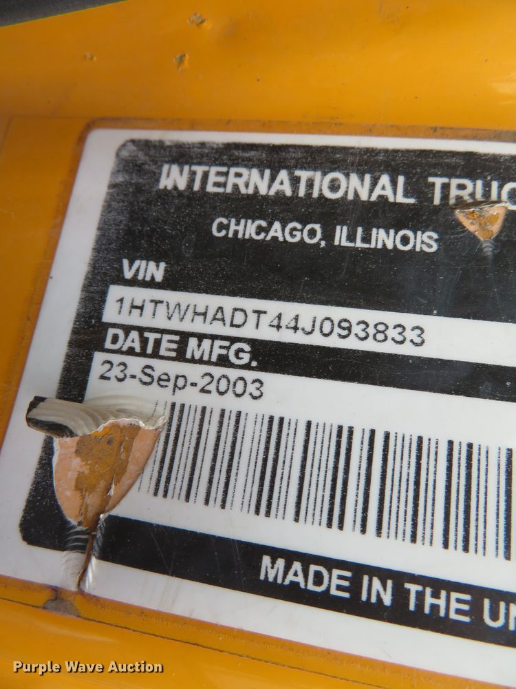 image for item DN5837 2004 International 7400  dump truck