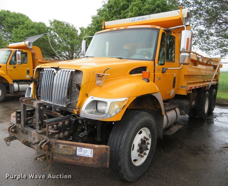 image for item DN5839 2006 International 7400  dump truck