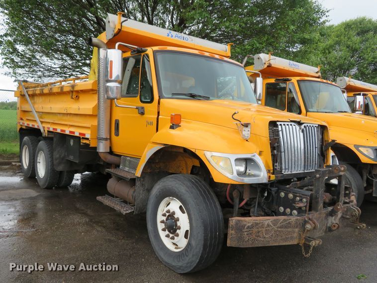 image for item DN5839 2006 International 7400  dump truck