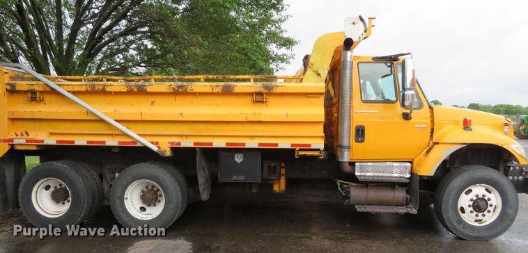 image for item DN5839 2006 International 7400  dump truck