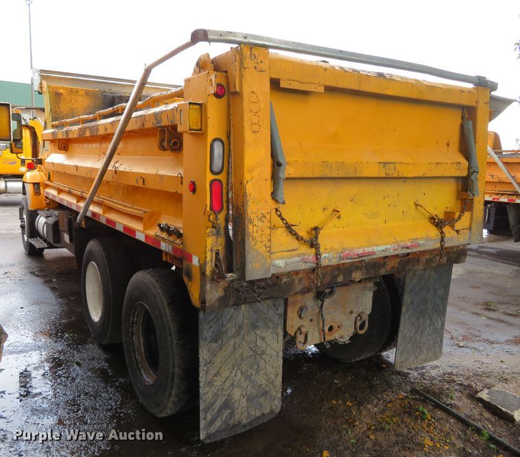 image for item DN5839 2006 International 7400  dump truck