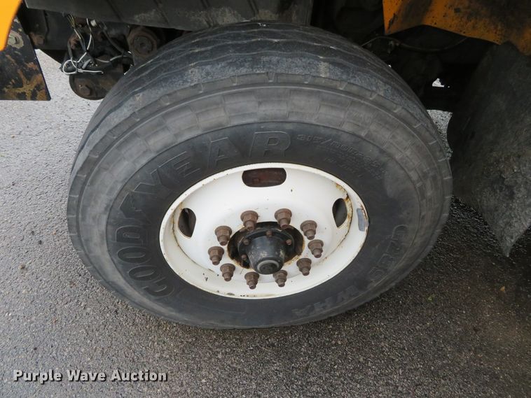 image for item DN5839 2006 International 7400  dump truck