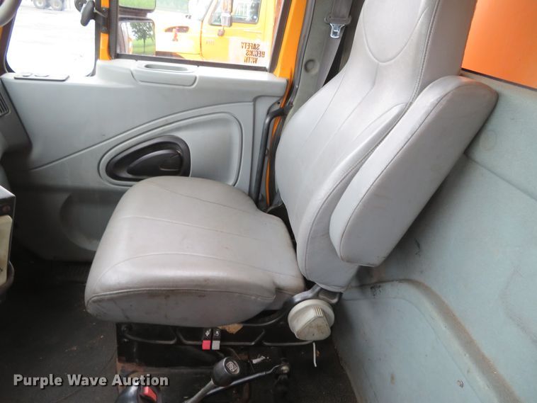 image for item DN5839 2006 International 7400  dump truck