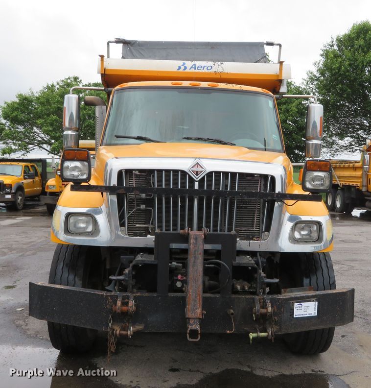 image for item DN5840 2006 International 7400  dump truck