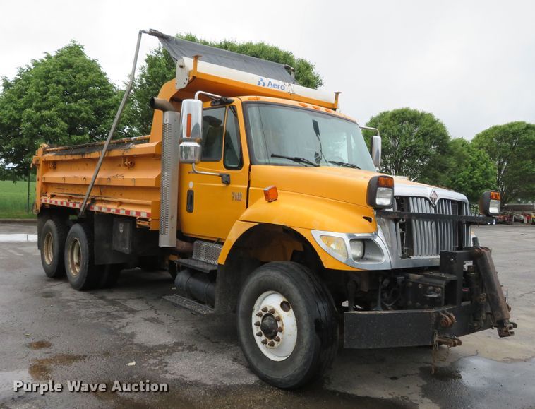 image for item DN5840 2006 International 7400  dump truck