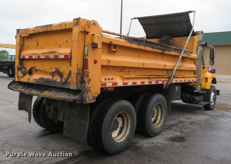 image for item DN5840 2006 International 7400  dump truck