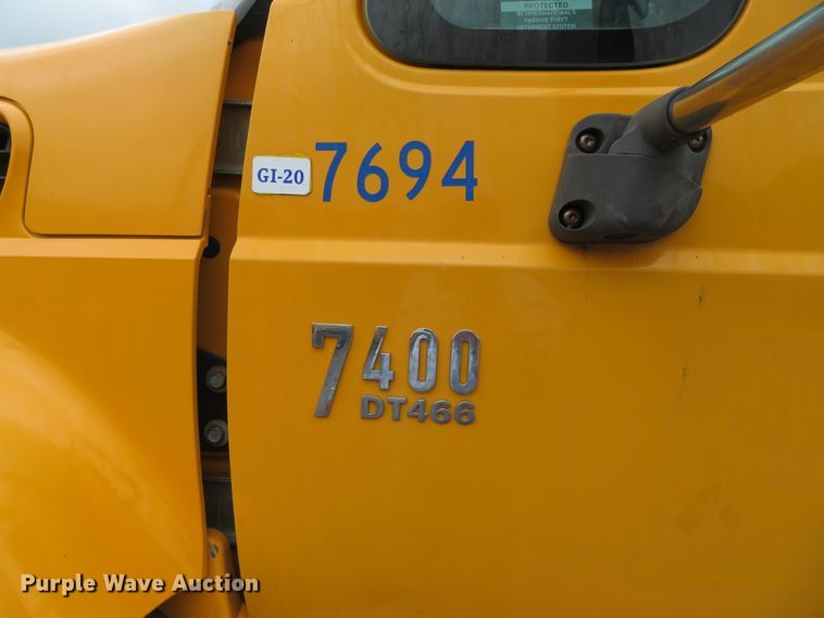 image for item DN5840 2006 International 7400  dump truck