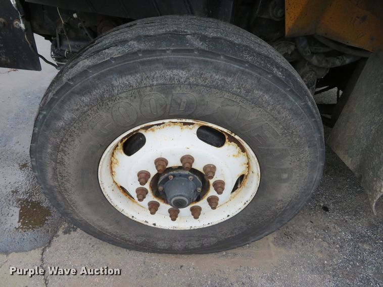 image for item DN5840 2006 International 7400  dump truck