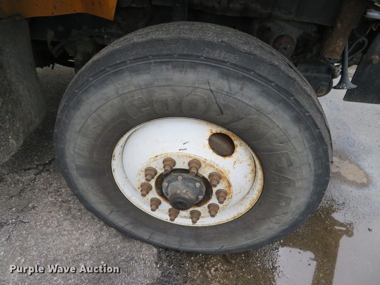 image for item DN5840 2006 International 7400  dump truck