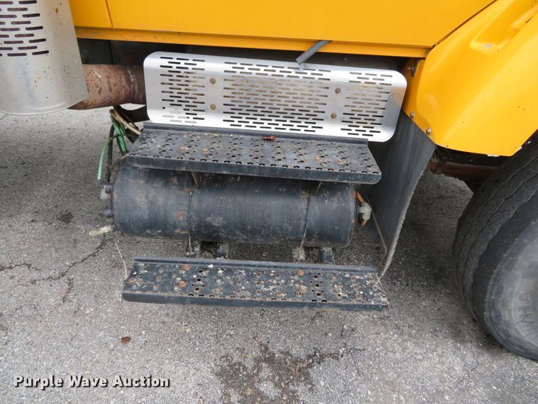 image for item DN5840 2006 International 7400  dump truck