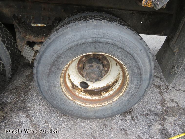 image for item DN5840 2006 International 7400  dump truck