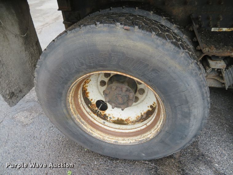 image for item DN5840 2006 International 7400  dump truck