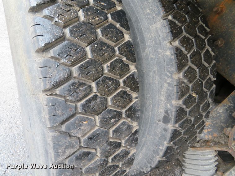 image for item DN5840 2006 International 7400  dump truck