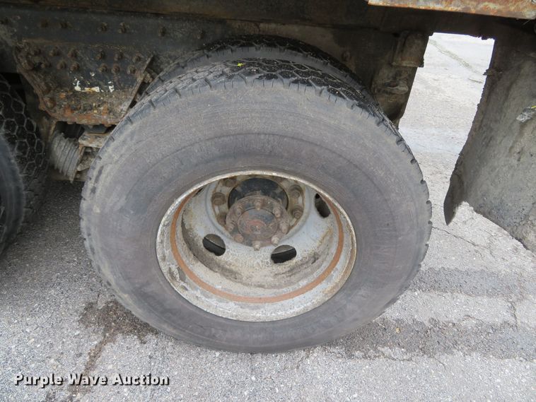 image for item DN5840 2006 International 7400  dump truck