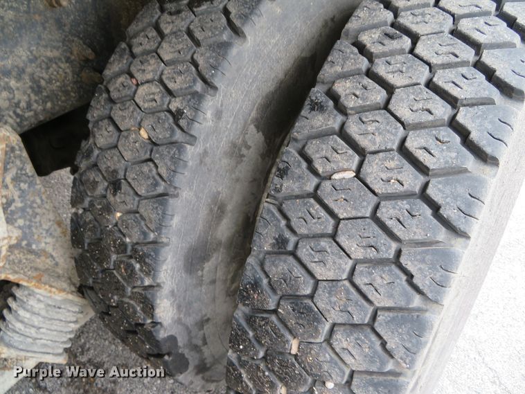 image for item DN5840 2006 International 7400  dump truck