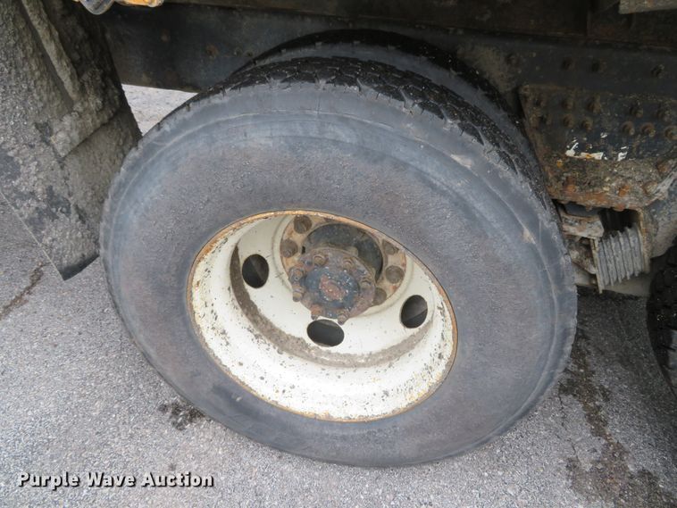 image for item DN5840 2006 International 7400  dump truck