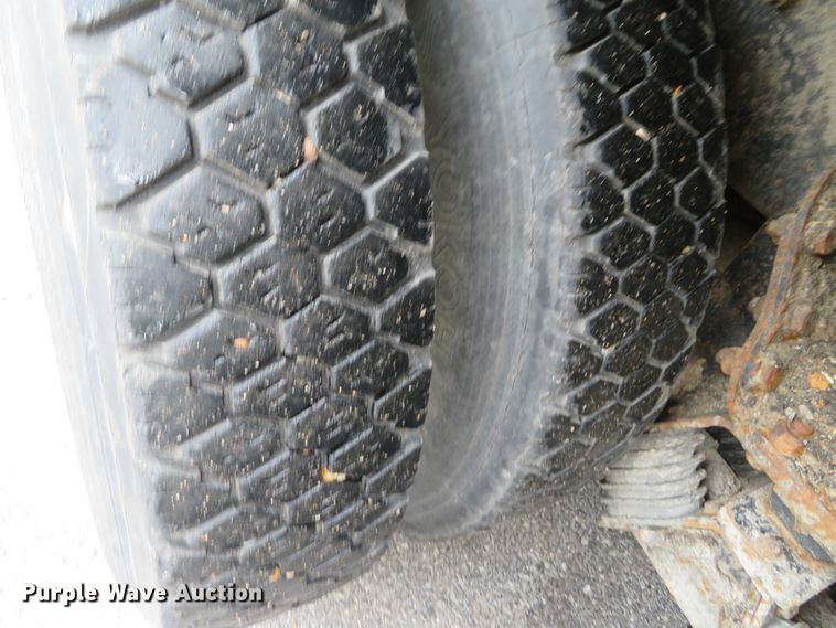 image for item DN5840 2006 International 7400  dump truck