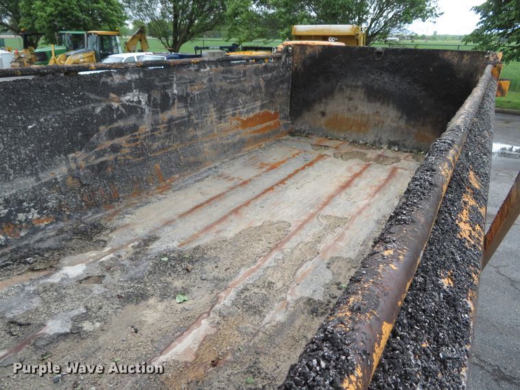 image for item DN5840 2006 International 7400  dump truck