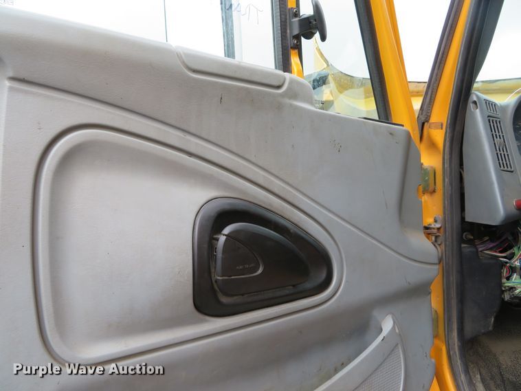 image for item DN5840 2006 International 7400  dump truck