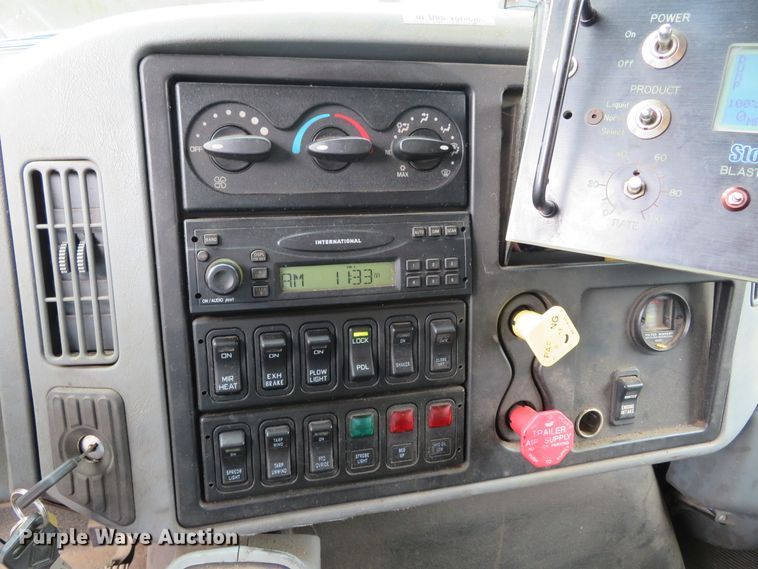 image for item DN5840 2006 International 7400  dump truck