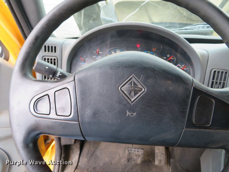 image for item DN5840 2006 International 7400  dump truck