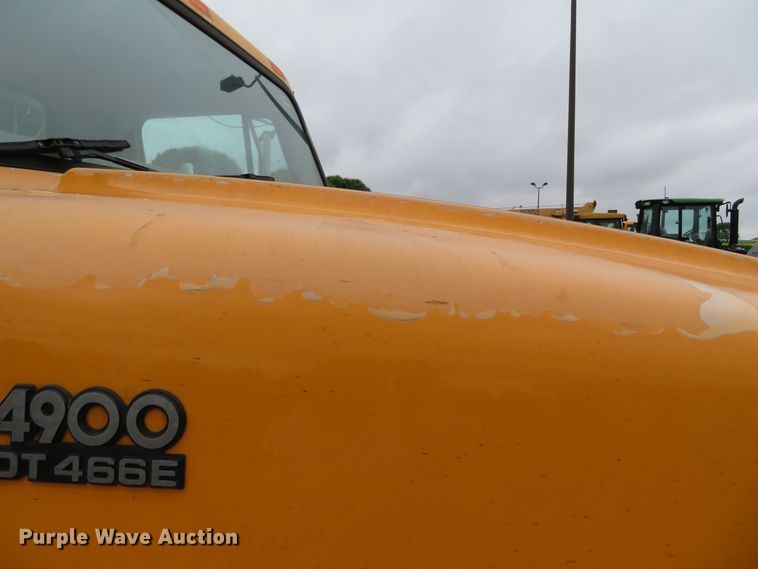 image for item DN5841 2000 International 4900  dump truck