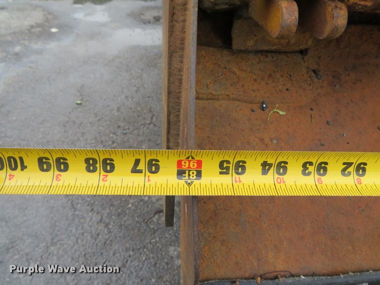 image for item DN5841 2000 International 4900  dump truck