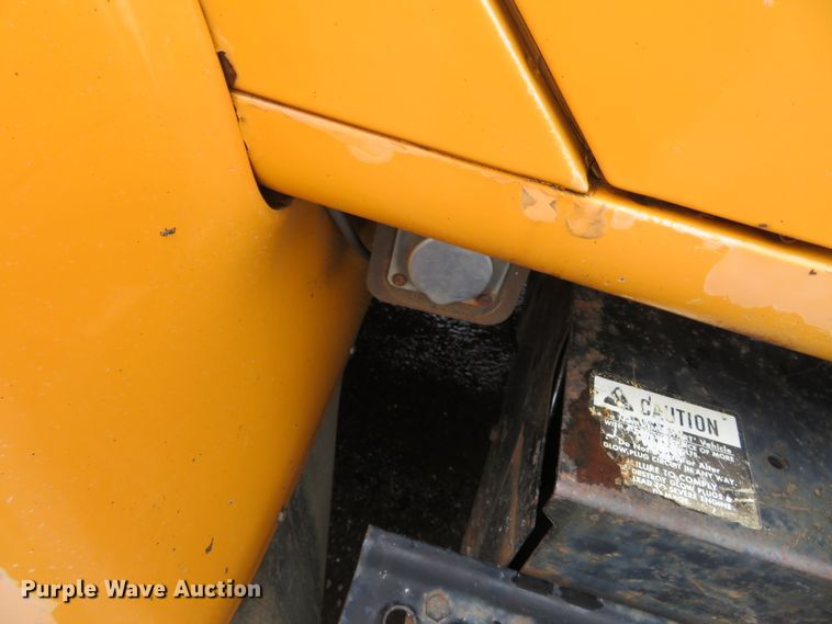image for item DN5841 2000 International 4900  dump truck