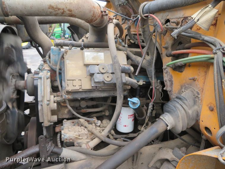 image for item DN5841 2000 International 4900  dump truck