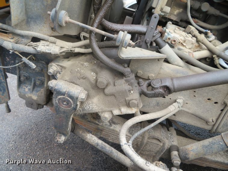 image for item DN5841 2000 International 4900  dump truck