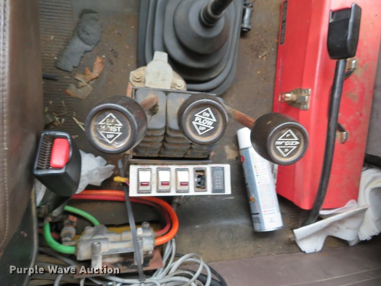 image for item DN5841 2000 International 4900  dump truck