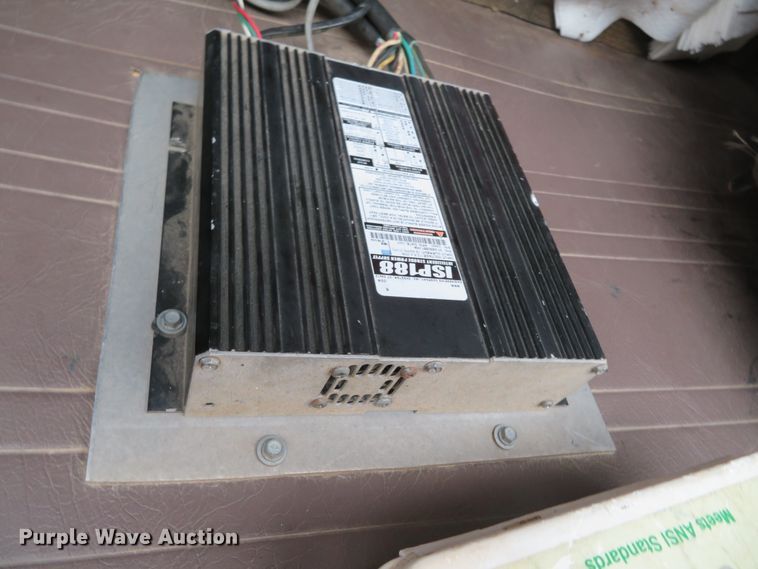 image for item DN5841 2000 International 4900  dump truck