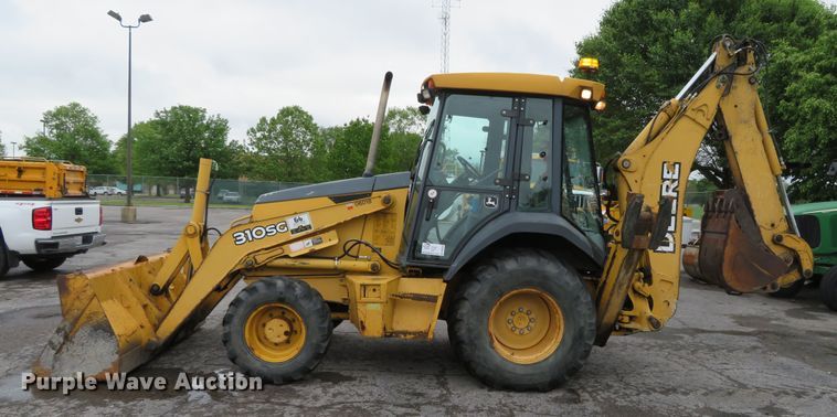 image for item DN5845 2005 John Deere 310SG  backhoe