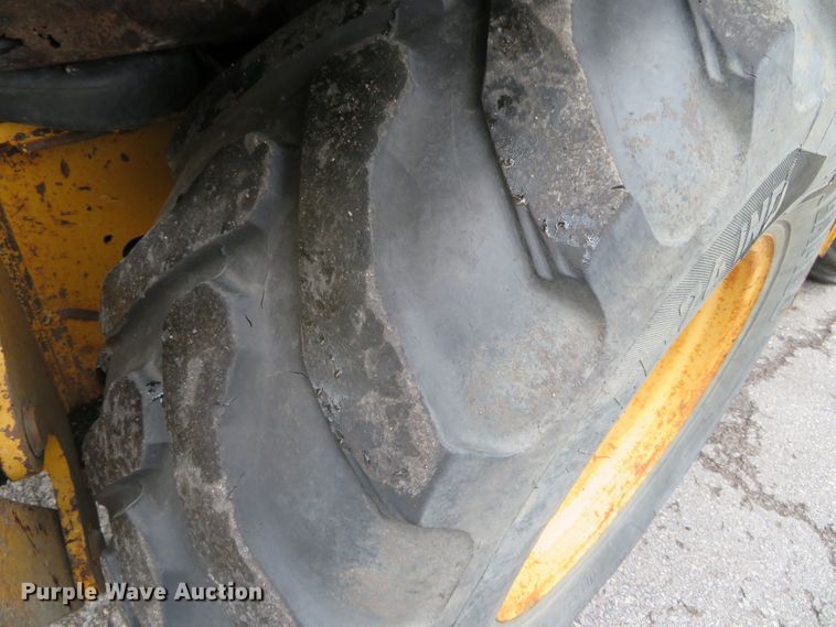 image for item DN5845 2005 John Deere 310SG  backhoe